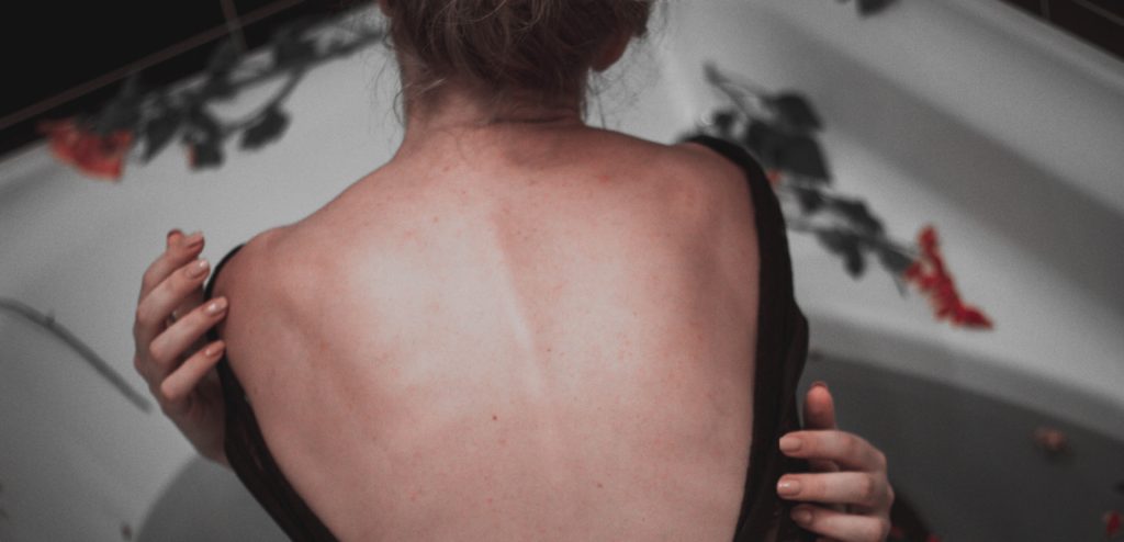 How to relieve mid back stiffness and neck pain
